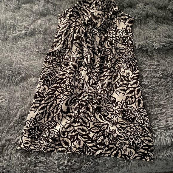 Cabi sleeveless blouse - Picture 2 of 5